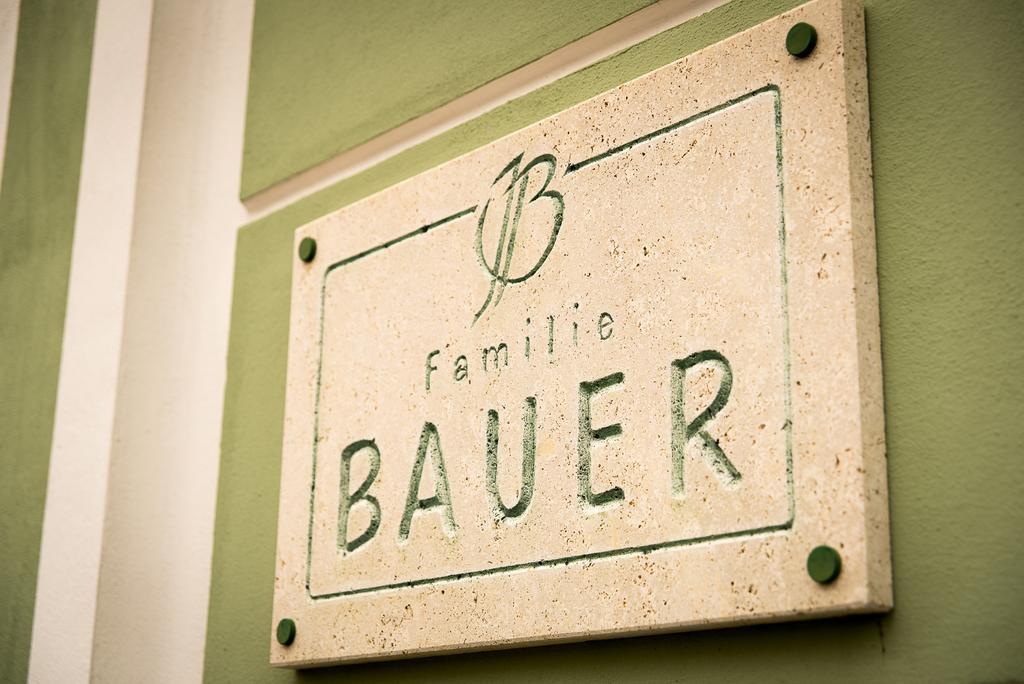 Weingut Familie Bauer Hotel Grossriedenthal Luaran gambar