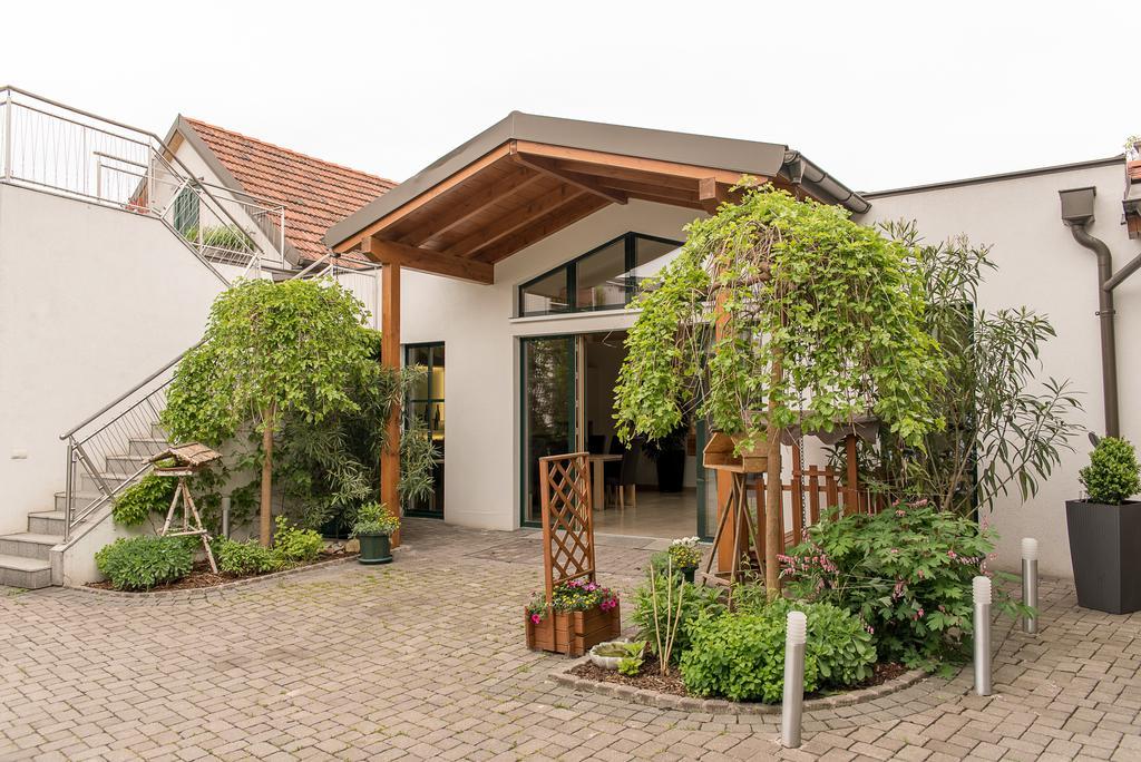 Weingut Familie Bauer Hotel Grossriedenthal Luaran gambar